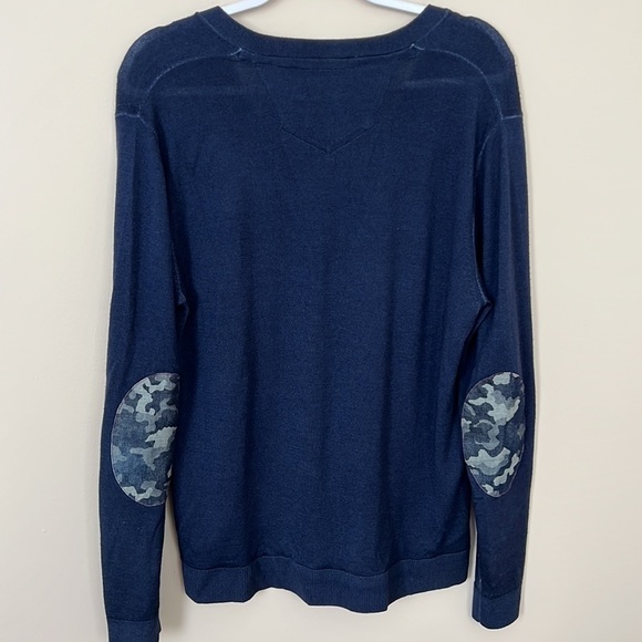 𝅺robert Graham l Wool/Silk Blend Blue Long Sleeve Cardigan - Picture 4 of 7